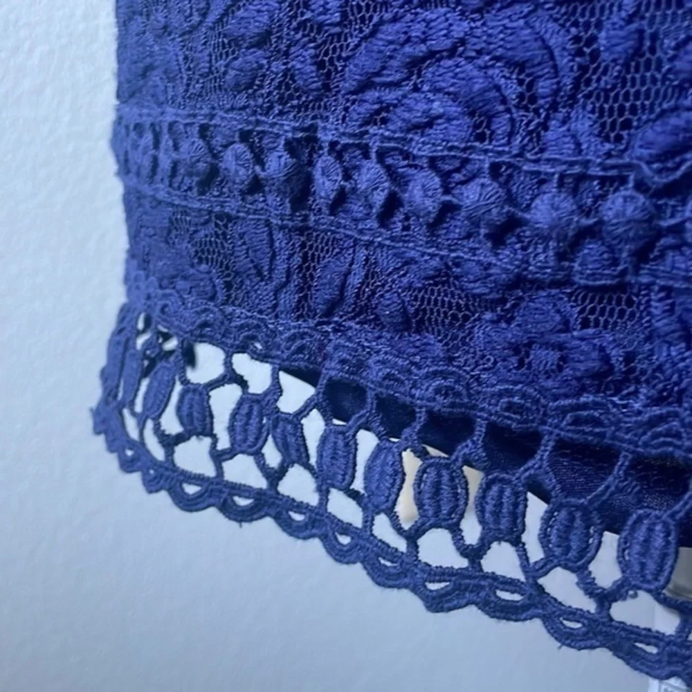 Laundry dress by Shelli Segal size small Los Angeles navy blue lace